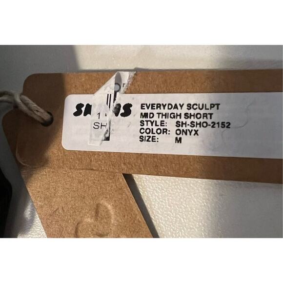 NWT Skims Everyday Sculpt Mid Thigh Short in Medium - Picture 7 of 7